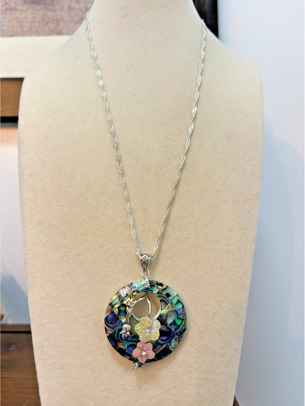 Vintage Lee Sands Abalone Inlaid MOP Flower Pendant Necklace 18"